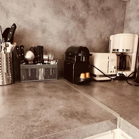 Spacieux Avec Terrasse, A 150m De La Lägenhet Antibes