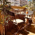 Spacieux Avec Terrasse, A 150m De La