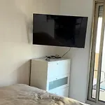 Apartment Spacieux Avec Terrasse, A 150m De La