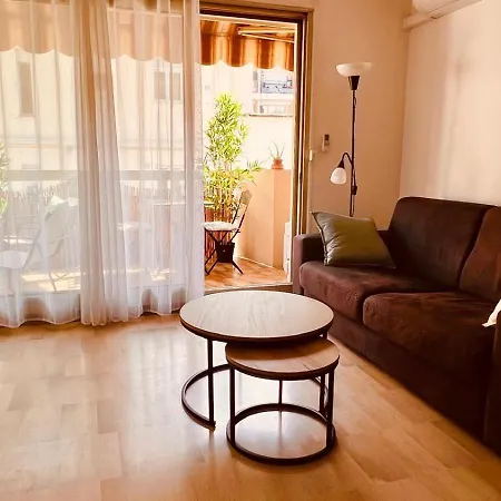 Spacieux Avec Terrasse, A 150m De La Apartment *