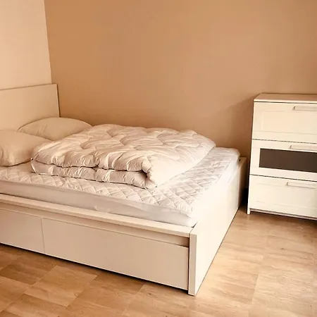 Spacieux Avec Terrasse, A 150m De La *