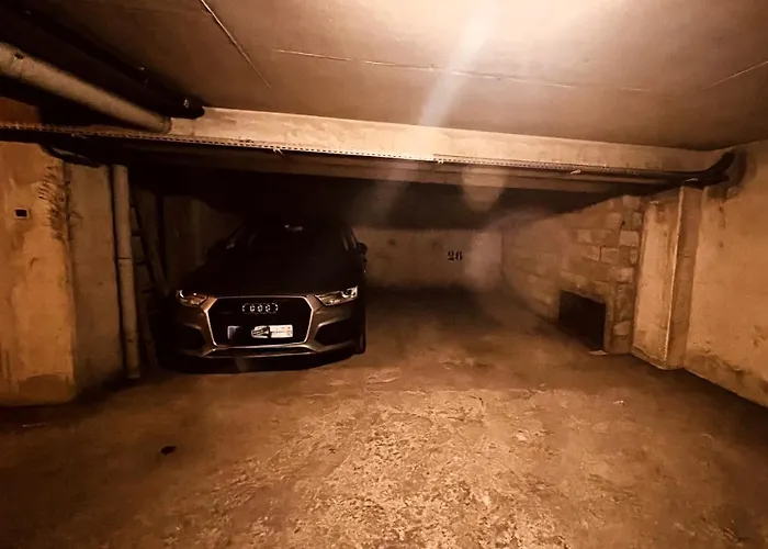 Spacieux Avec Terrasse, A 150m De La Апартаменти Антіб