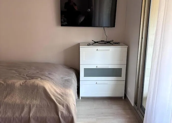 Spacieux Avec Terrasse, A 150m De La Антіб